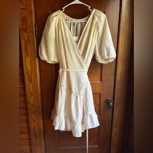 NWT Tiered wrap dress